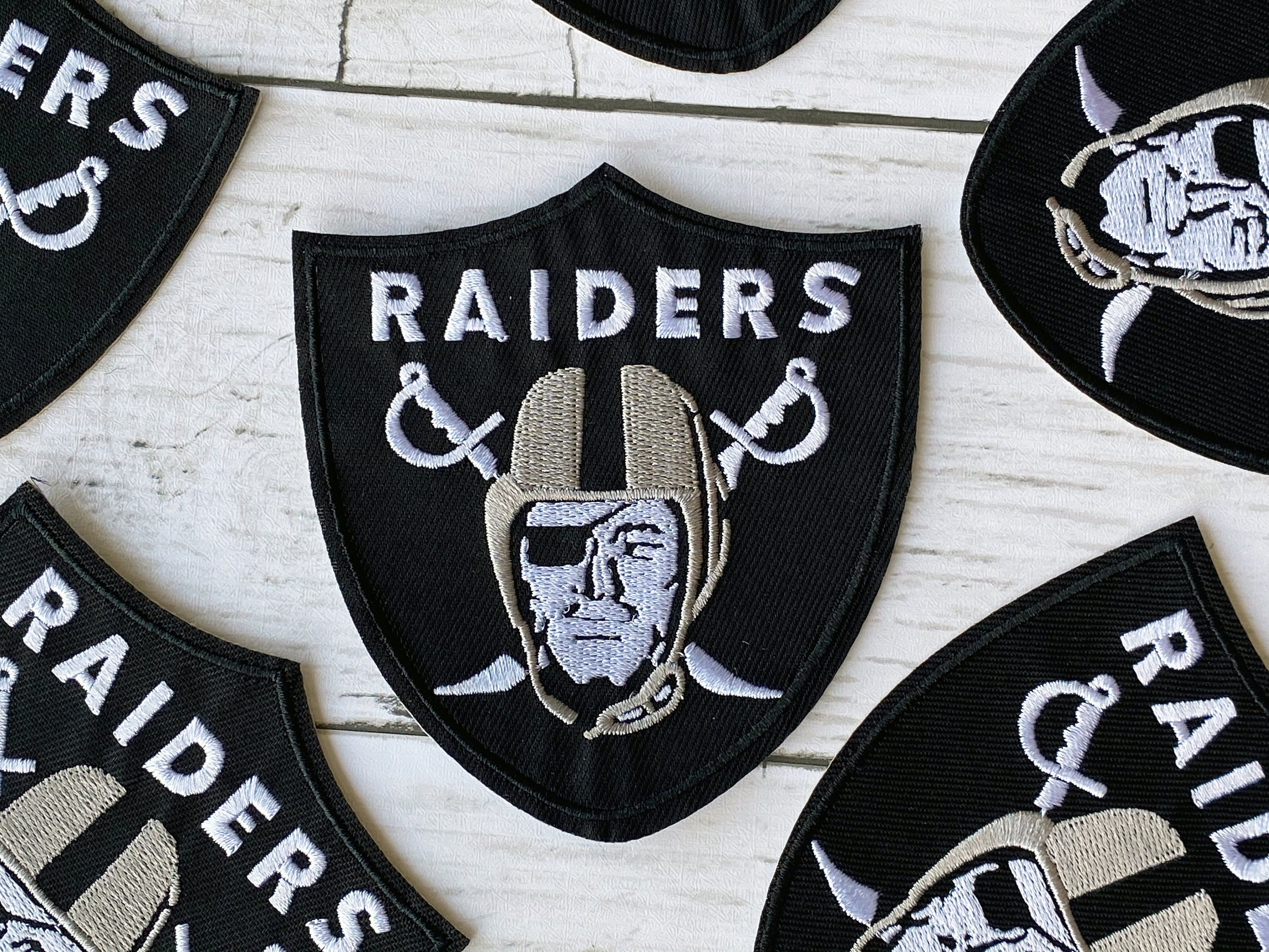 (1) NFL OAKLAND RAIDERS LOGO PATCH IRON-ON ITEM 4 inch