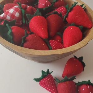 Felt strawberry - fabric strawberry - pretend play food - felt food - fabric food - 1 strawberry- set of 3 strawberry - set of 6 strawberry