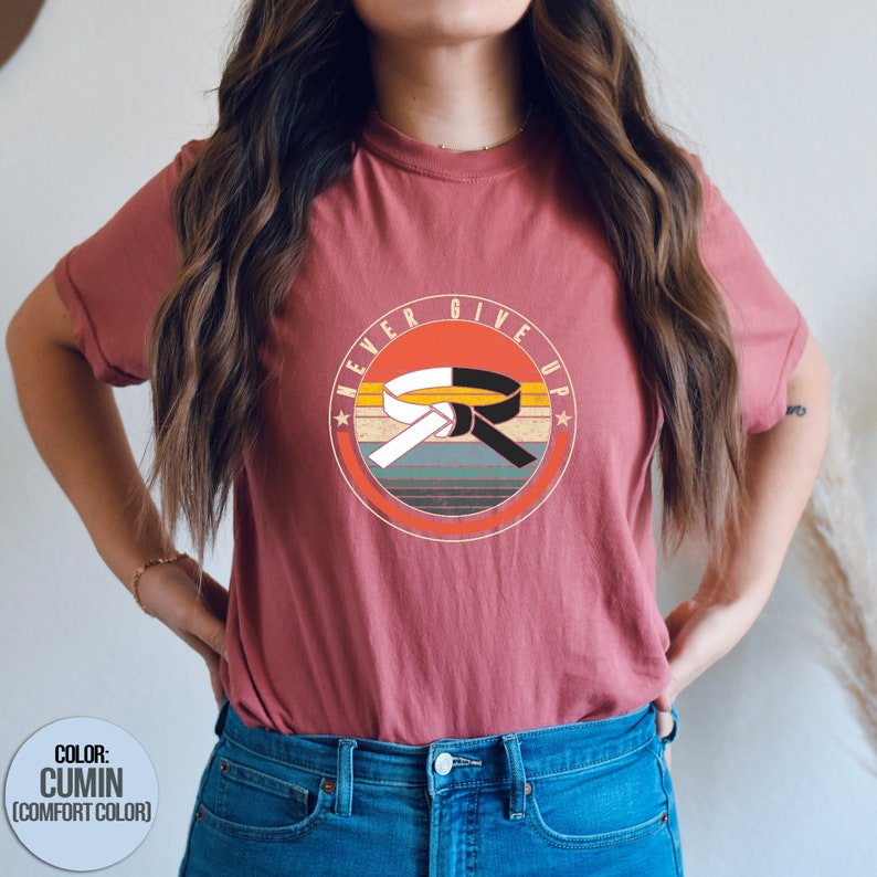 Maglietta 'Black Belt Never Gave Up' - Karate Taekwondo Inspirational - Foto 11