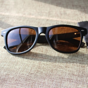 Polarized Bamboo Wood Sunglasses Unisex Wooden Sunglasses Gifts for Men Gifts for Women Eco-Friendly Gifts