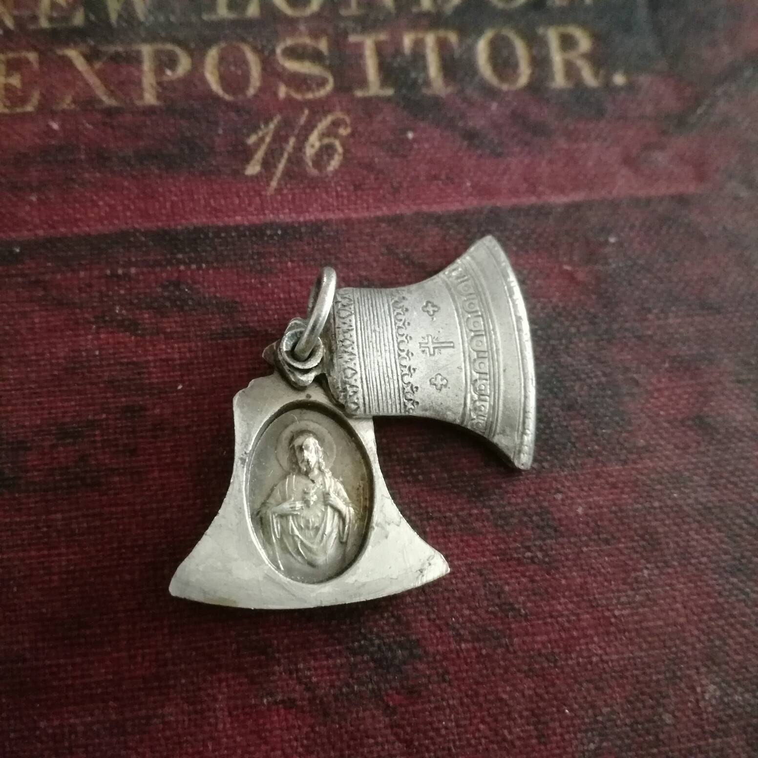 Médaille Antique, Médaille Catholique Religieuse Art Nouveau, Français Plaquée d'argent Vers Les Ann