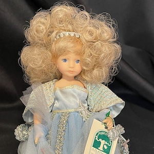 Vintage 1989 Lady of the Lake Doll – 9” Robin Woods Camelot Collection, Original Box, No COA
