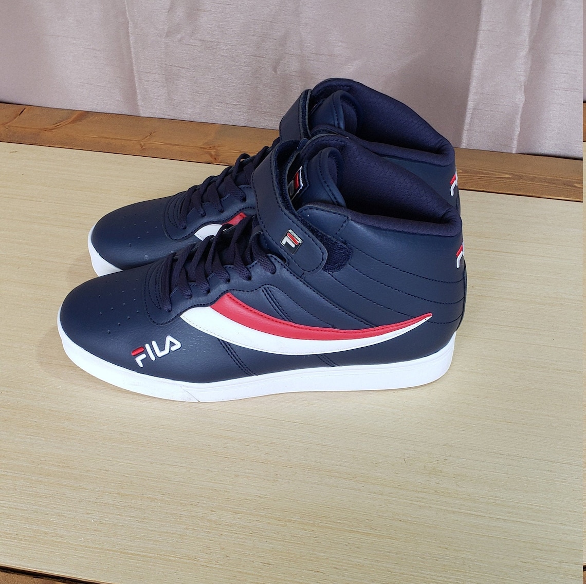 red blue and white filas