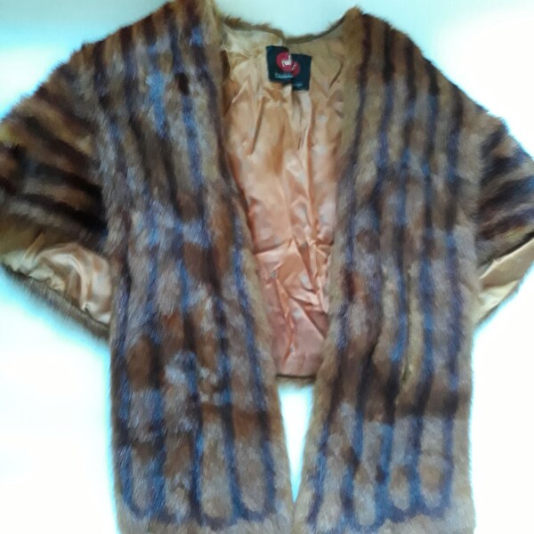 Vintage 1950s-60s Fur Stole with pocket Furrier label reads Rubins’ established 1893 Chicago