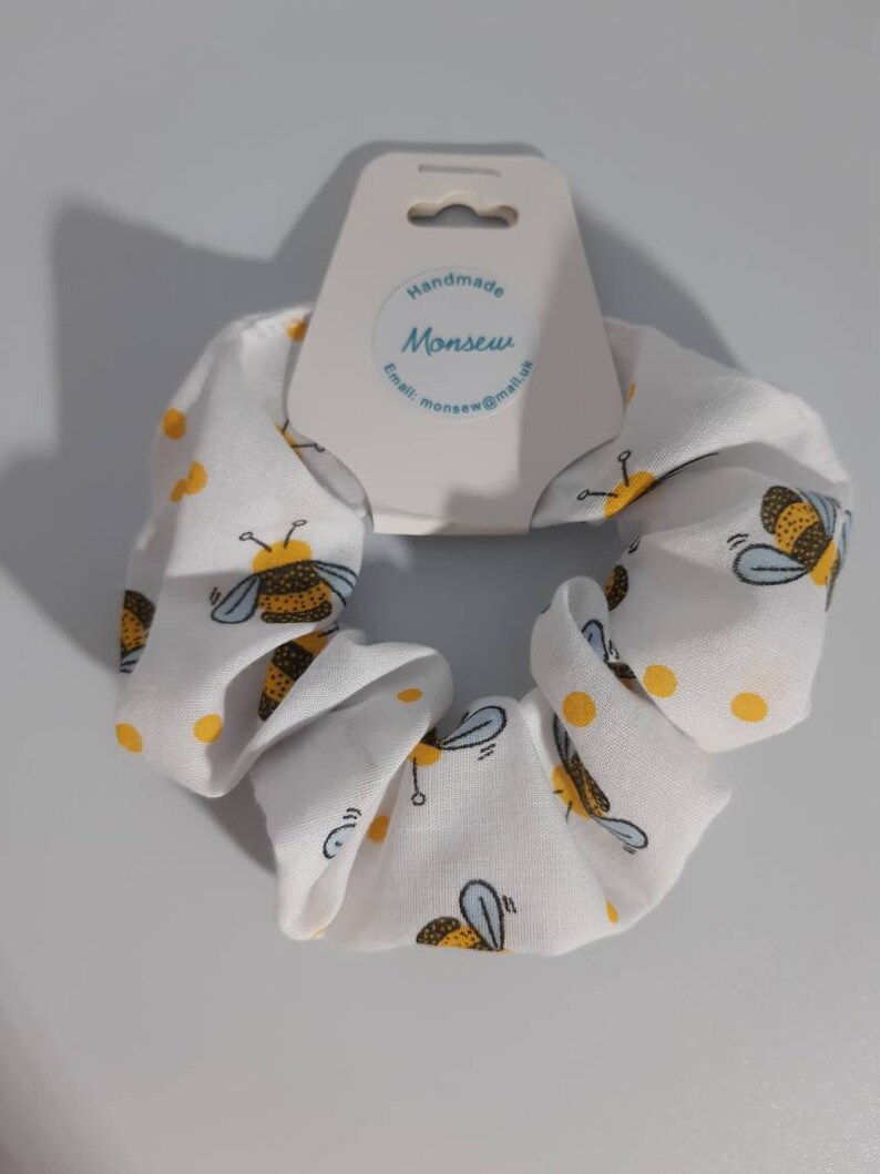 White bee scrunchiekids scrunchieadults scrunchiebirthday giftchristmas giftvsco scrunchiefriends giftsecret santa