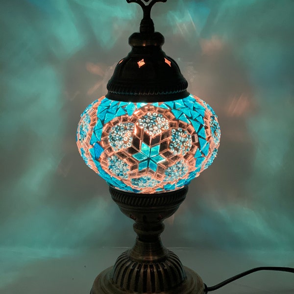 Livraison rapide et gratuite Lampe de Table Turque Couleur Bleu Clair, Turc Marocain Mosaïque Lampe de Table Lampe de Table Lumière Artisanale Approuvé au Royaume-Uni