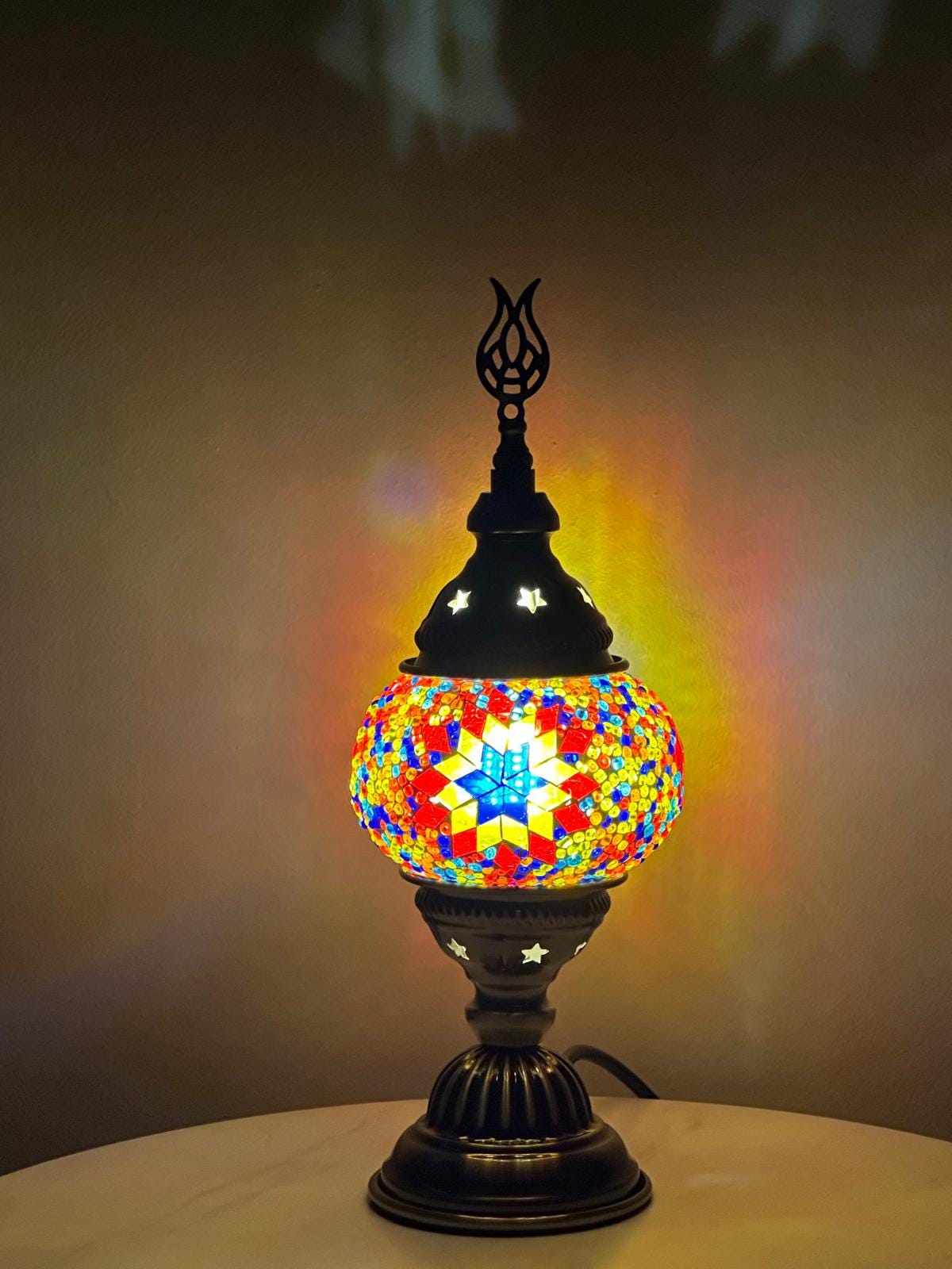 Suspension multicolore dans le style marocain • Luminaires Tendance