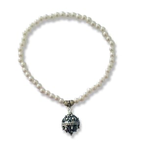 NEW  Traditional Croatian Handmade Bracelet With White Pearls and Šibenik Button Pendant on Elastic Cord