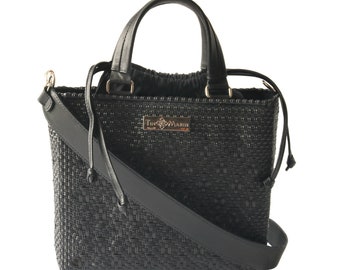 Bolso bandolera mediano tejido completamente negro / Hecho a mano con plástico y cuero reciclados mexicanos