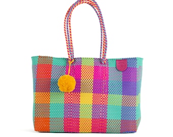 Fiesta Woven Super Beach Tote, Handgewebte Tote aus recyceltem Kunststoff, Mexikanische Plastiktasche, Strandtasche, Sommertasche