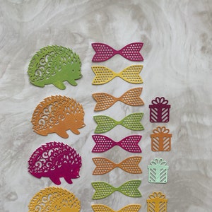 Embellissements de papier, embellissements de scrapbook, embellissement de coupes de matrice pour cahiers, pour cartes de vœux.