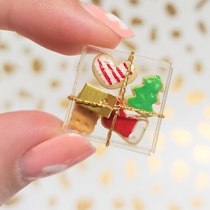 Dollhouse Miniature Chrismas Cookies Box for Dollhouse 1/12 scale