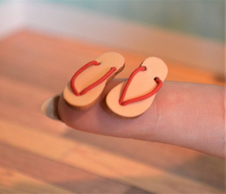 Alipis 3 Pairs Miniature Wooden Slippers - Tiny Dollhouse Decor & Miniature Scene Accessories