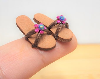 Poppenhuis miniatuur schoenen sandaal slipper 1:12 schaal handgemaakte strand flip flop 1/12 schaal