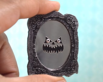 Dollhouse Miniature Halloween Mirror – Spooky Haunted Decor, 1:12 Scale