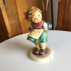Hummel &quot;Bashful&quot; Figurine #377 ~ 1982 with Signature and Sticker