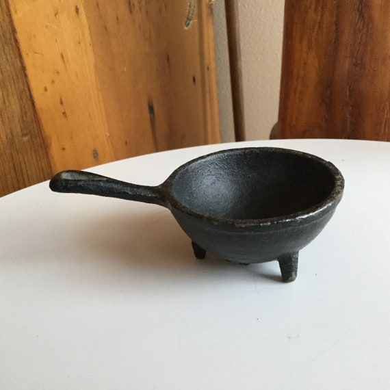 Mini Cast Iron Cookpot