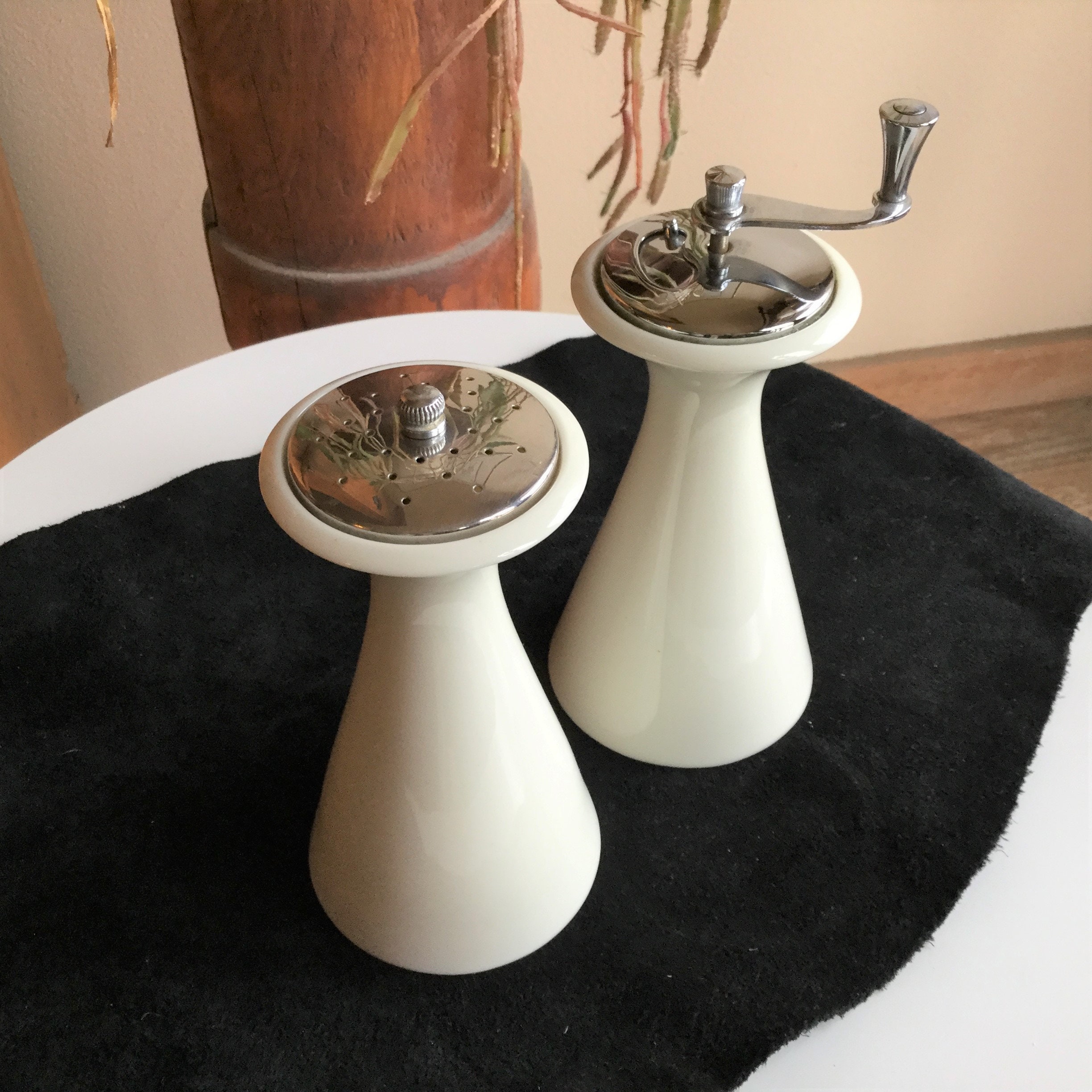 Unique 1970s Lenox Lido Pattern Salt and Pepper Shakers VINTAGE LENOX PEPPER & SALT MILL main image 2