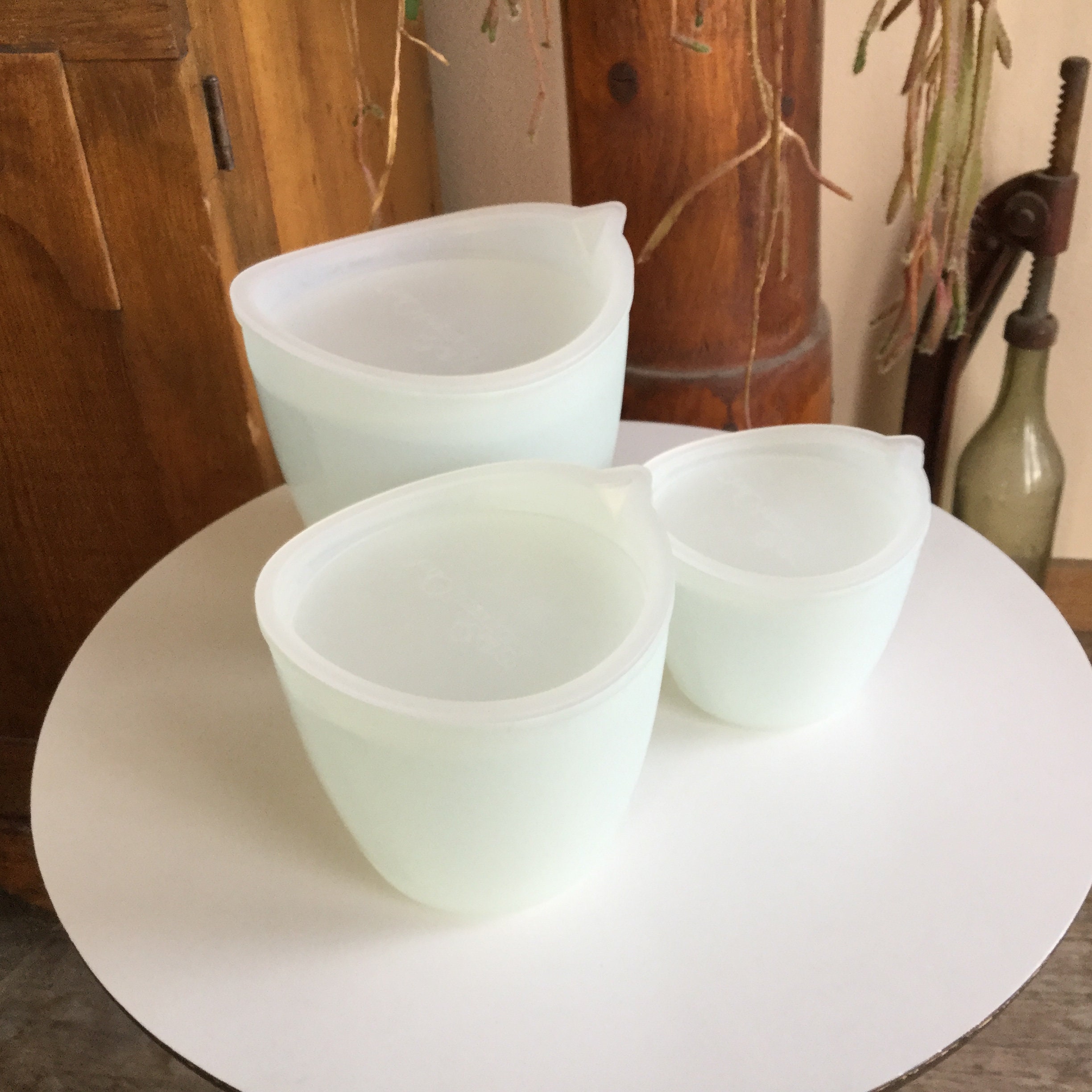 Pampered Chef Silicone Measuring Cups / Prep Bowls ~ Flexible Nesting Bowls  W/Lids ~ Set/3