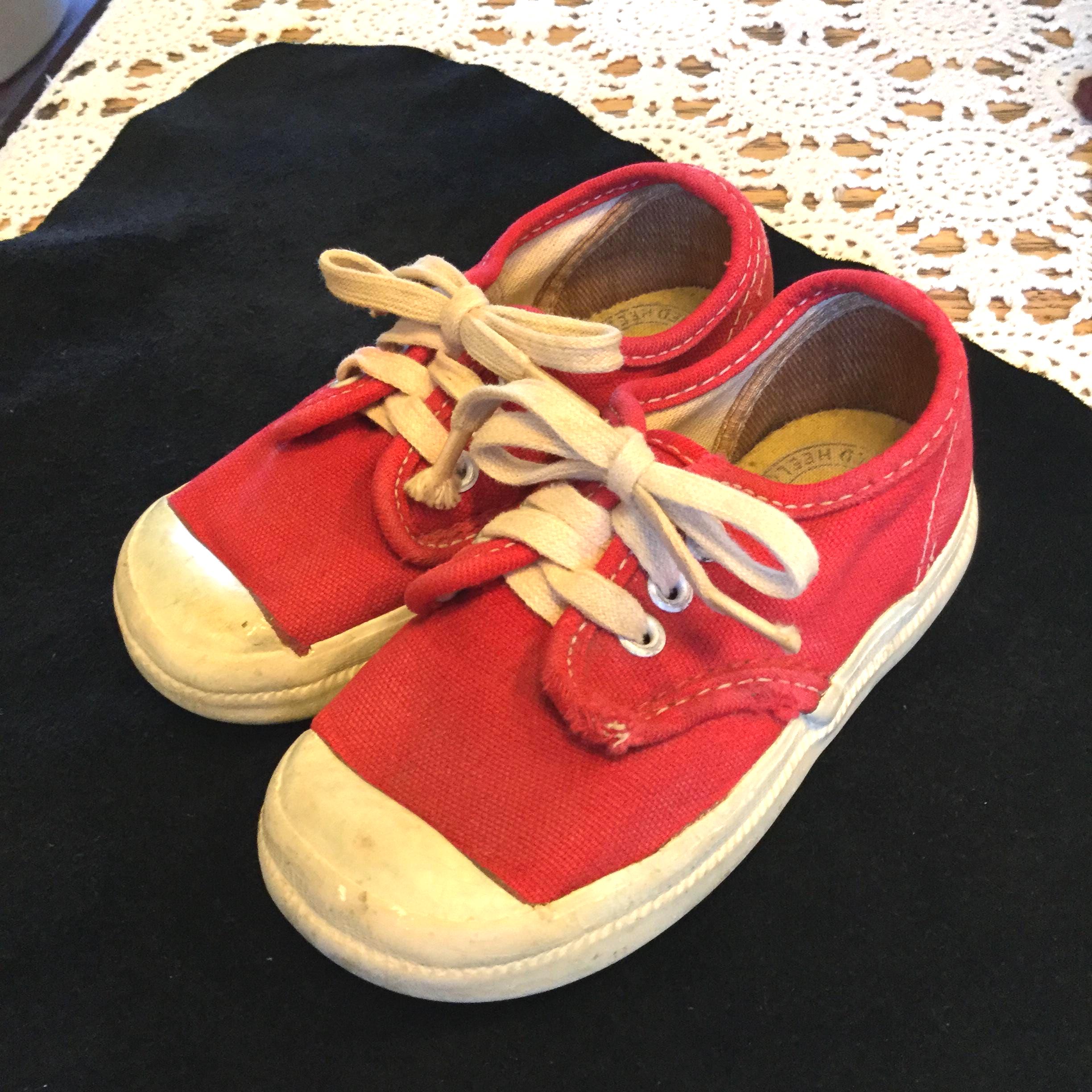 Vintage Keds Red Velour Terry Trim 70s Collectible Sneakers USA (Men’s 6?) Vintage Pro Keds Sneakers - Etsy main image 4