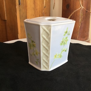 Toothbrush Holder ~ Unbranded