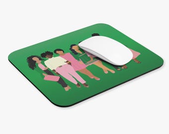 Mousepad "Uma Linda Mulher" | Mousepad da Irmandade Alpha Kappa Alpha | Acessórios Alpha | AKA | Presente Rosa e Verde | Acessório de Mesa AKA