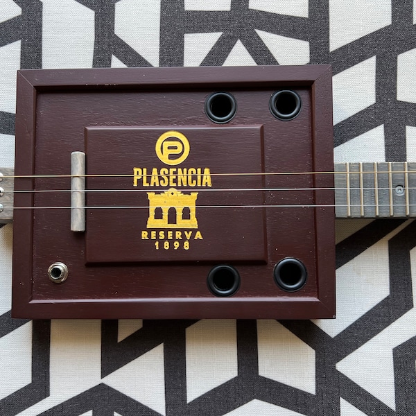 Plasencia Nicaraguan Cigar Box Gitarre