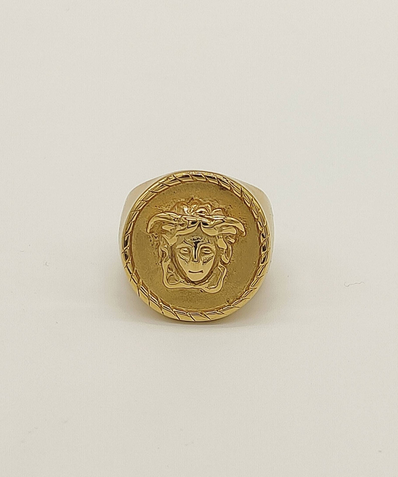 medusa ring 18k