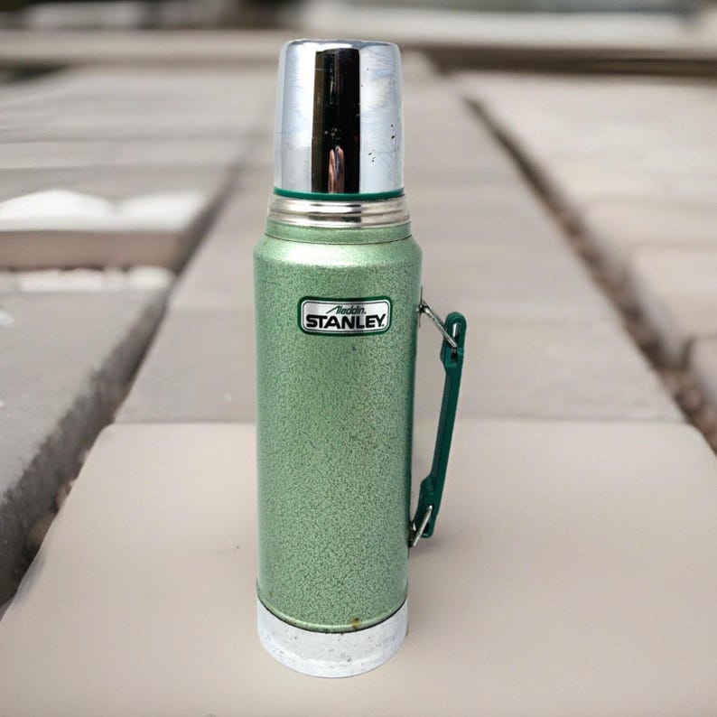 Vtg Aladdin Stanley Thermos Green No. A-944DH One Quart Made In USA VGVC image 1