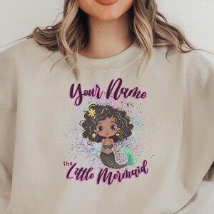 Camicia personalizzata Sirenetta, Camicia Magica Ragazza Nera, Ragazza Sirena Tee, Camicia Sirena Nera, Camicia Ariel Nera, Camicia Principessa, Regali per lei