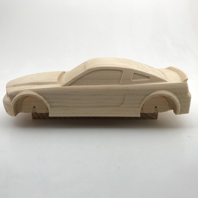 pre-cut-pinewood-derby-car-mustang-likeness-151-etsy