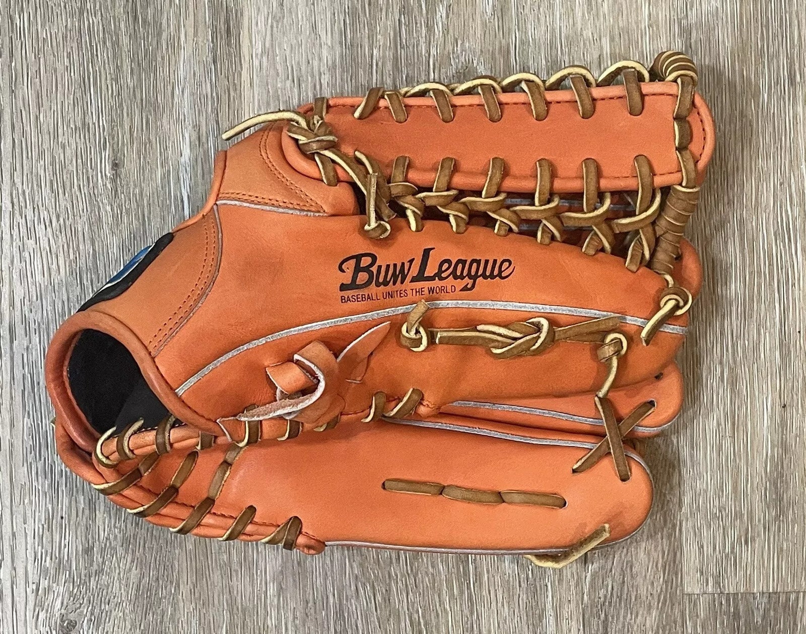 Mizuno buw league glove on sale