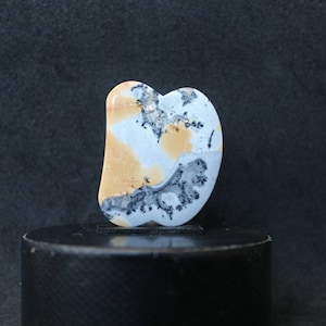 Maligano jasper cabochon