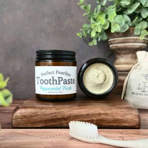 Peppermint Natural Toothpaste or Powder – Fluoride‑Free, Hydroxyapatite-Free, Non‑Toxic Oral Care