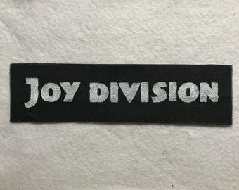 Patch artesanal e pintado à mão da Joy Div. (Mais informações na descrição!)