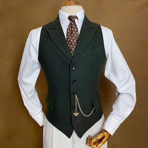 Chaleco de tweed de espiga color verde musgo con solapa de pico - Chaleco de botonadura sencilla y corte entallado