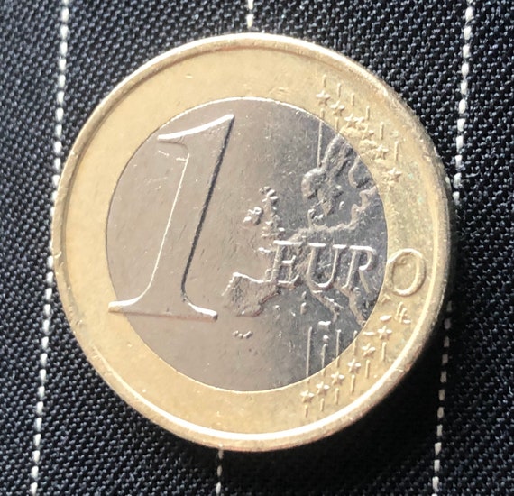 Lithuania Coin 1€ Euro Bi-metallic Horseman 2015 Cross Sword New in Govt pack. 