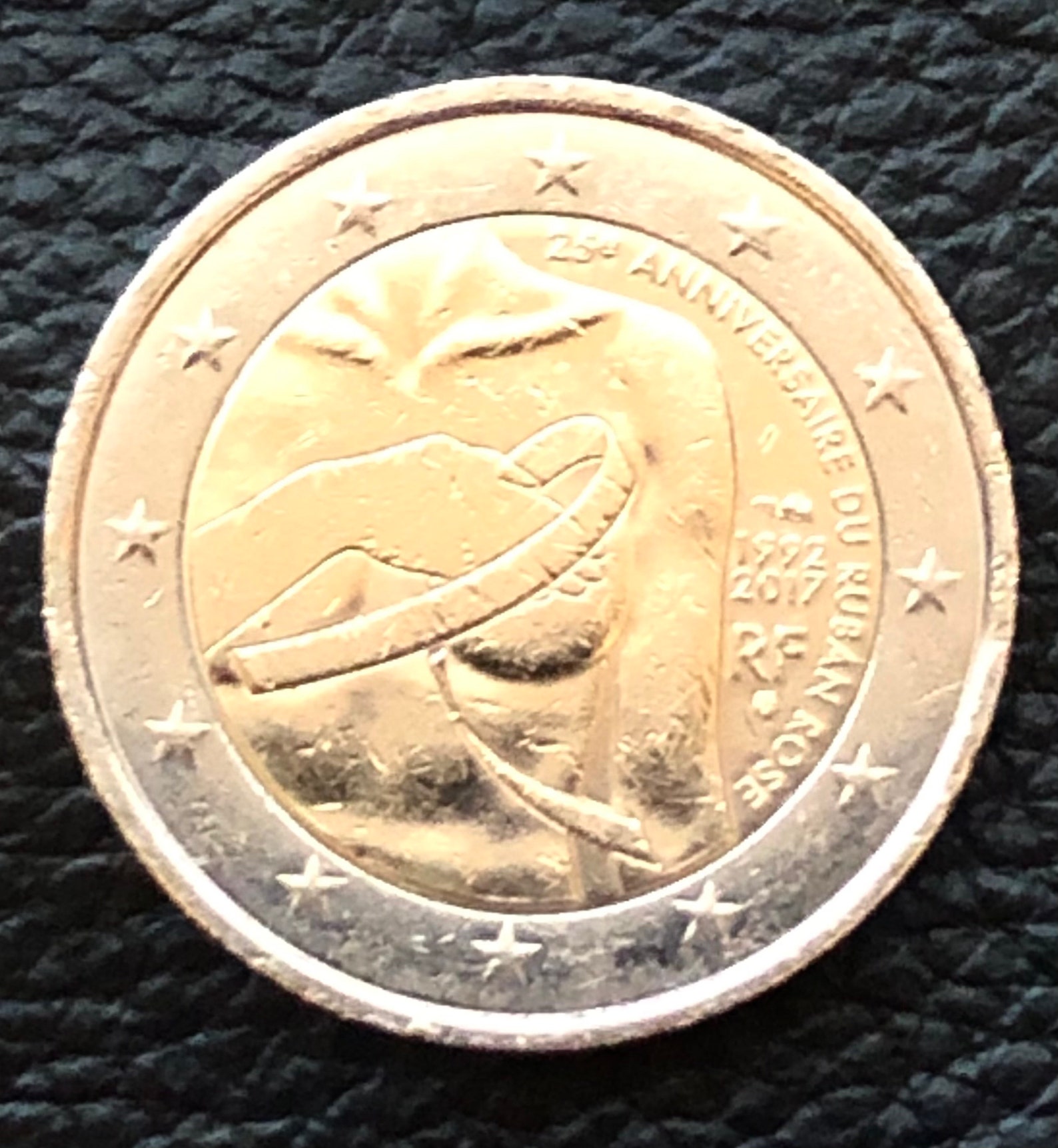 Piece De 2 Euros Rare 25 Anniversaire Du Ruban Rose