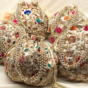 Lot Of 100 Indian Handmade Women's Embroidered Clutch Purse Potli Bag Pouch Drawstring Bag Wedding Favor Return Gift For Guests Free Ship