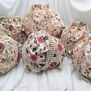 Sortierte Menge von 100 indische handgefertigte Frauen bestickte Clutch-Geldbeutel Potli-Beutel-Beutel-Beutel-Hochzeits-Bevorzugungs-Rückgabegeschenk für Gäste
