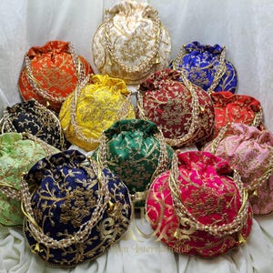 Indische handgemachte Frauen bestickte Clutch Geldbörse Potli Bag Beutel Kordelzugbeutel Geldbörse Potli Bag Beutel Hochzeit Gunsten Rückgabegeschenk für Gäste