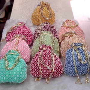 Lot Of 100 Indian Handmade Women's Embroidered Clutch Purse Potli Bag Pouch Drawstring Bag Wedding Favor Return Gift For Guests Free Ship