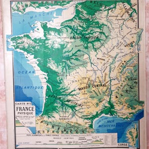 France physique, relief /  Physical France,  - Ancienne carte scolaire Hatier Kaeppelin 11, 1940 - Old school map