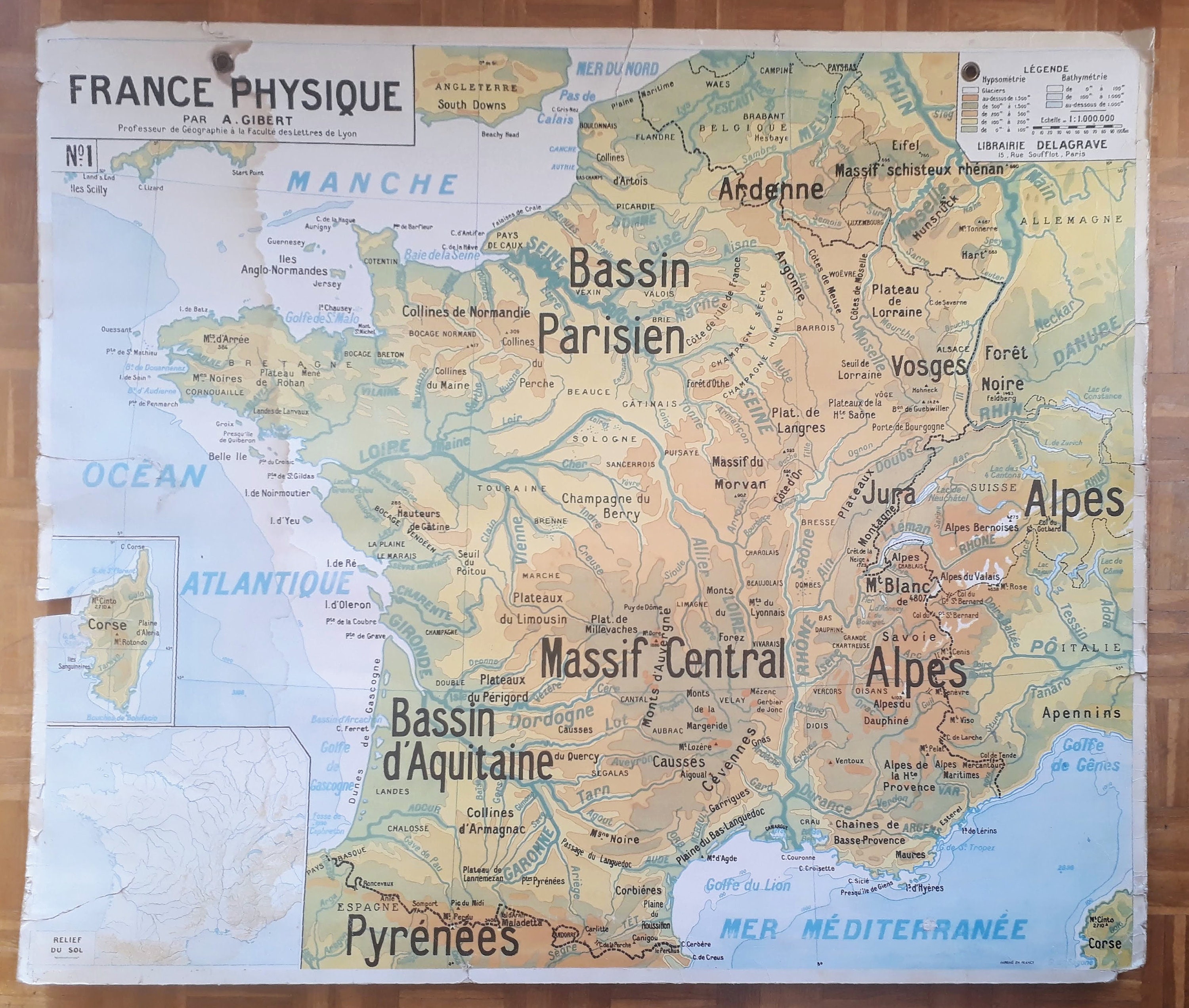 France Physique/Francia- Ancienne Carte Scolaire Delagrave, 1 - Old School Map