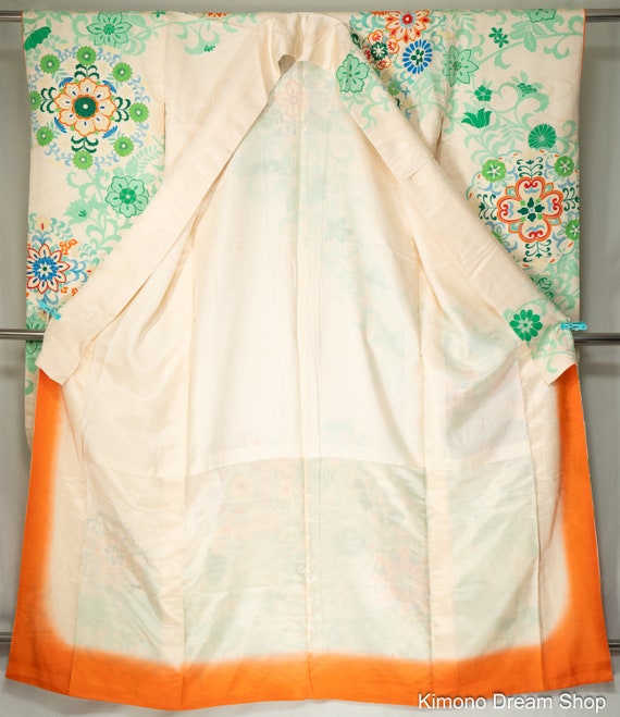 Circles & Flowers Off White Furisode with Green V… - image 3