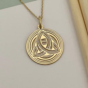 14k Gold Celtic Triquetra Necklace: Personalized Irish Knot Pendant