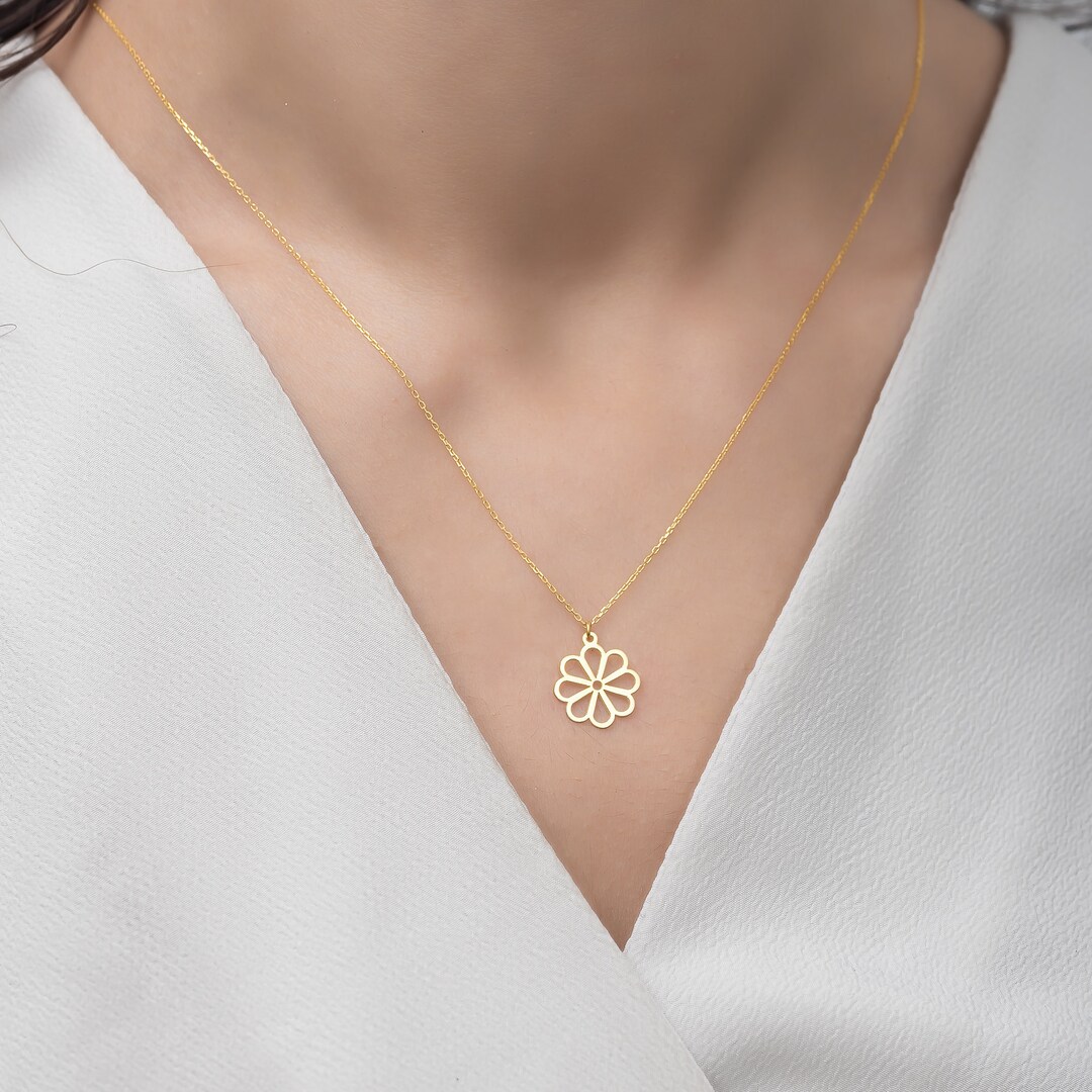 14K Gold Cubic Zirconia Daisy Pendant Necklace