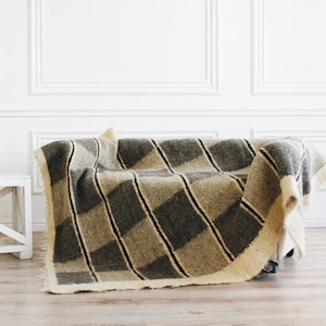 Wool Sofa Throw Bed Blanket Chunky Warm Chess Coverlet Chess blanket Decorative Handwoven Plaid Queen/King/Twin Size Big Quilt Bedroom Decor