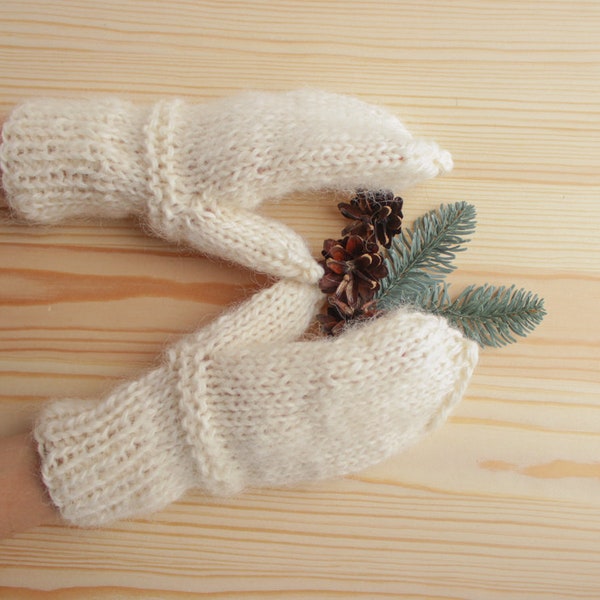 Beige Womens mittens, Cozy Winter mittens, Warm Wool mittens fo women, Women's Knitted Mittens, Sheep wool mittens, Sheep wool gloves
