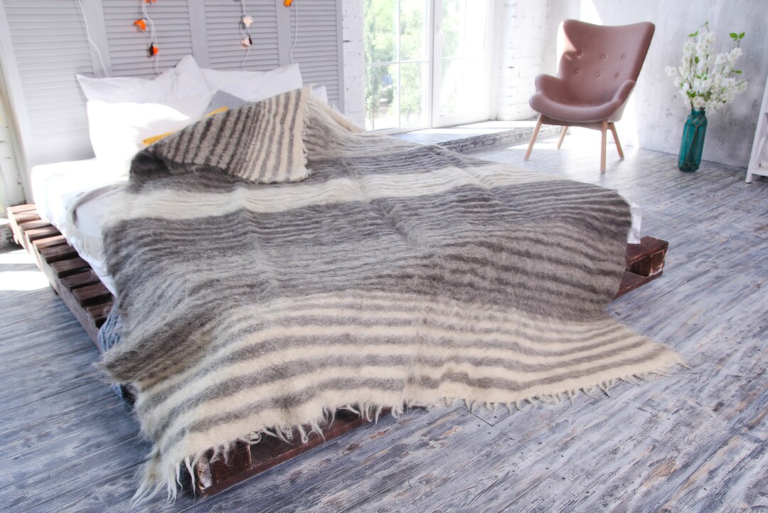 Throw Blanket Grey Heavy Queen Size Natural 100 Wool Plaid Cozy Warm Homespun Woven Rug Wool